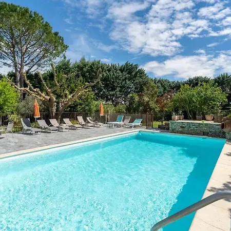 Spacieuse A Avec Piscine Privee Vezenobres