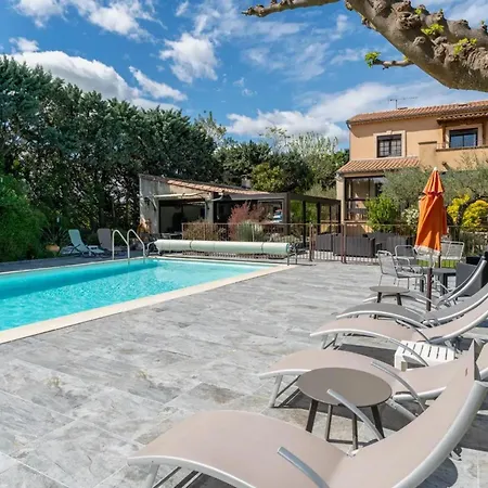 Spacieuse A Avec Piscine Privee